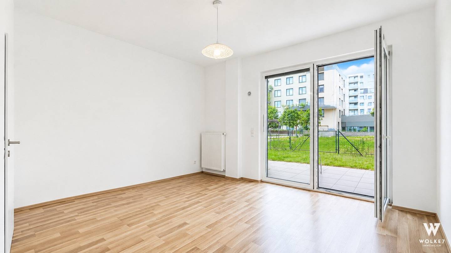 GARTENTRAUM: 2-Zimmer-Gartenwohnung mit ca. 43 m² Freifläche I barrierefrei I Baujahr 2019 I Westausrichtung