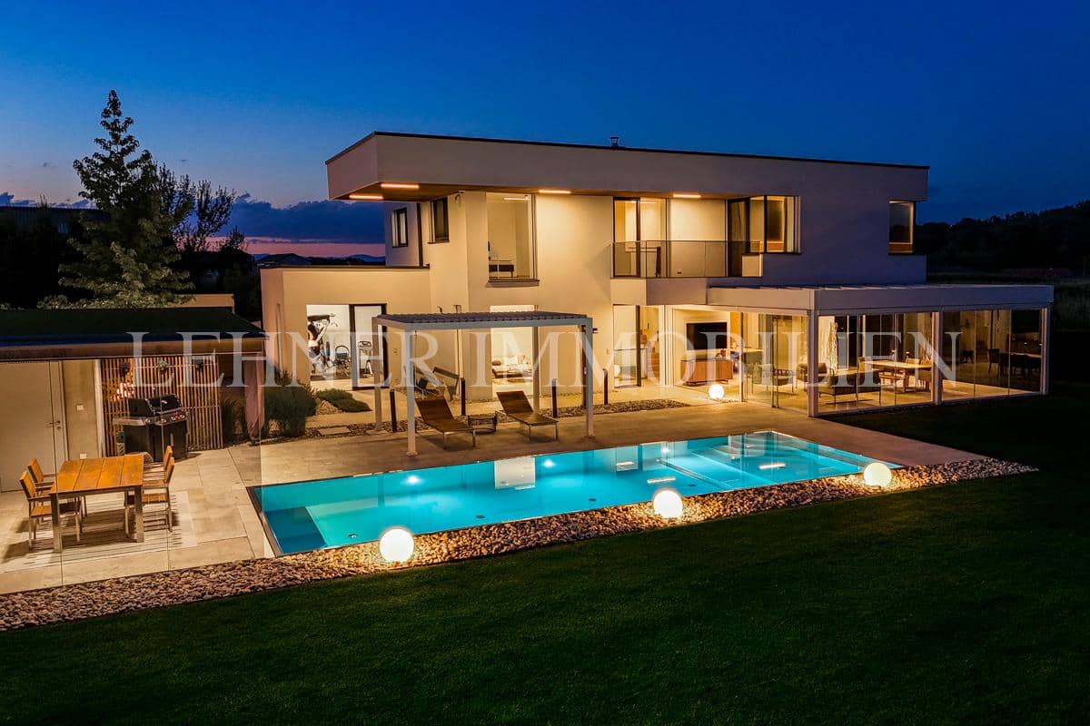 Wohnung in Villa mit Überlaufpool und großem Garten