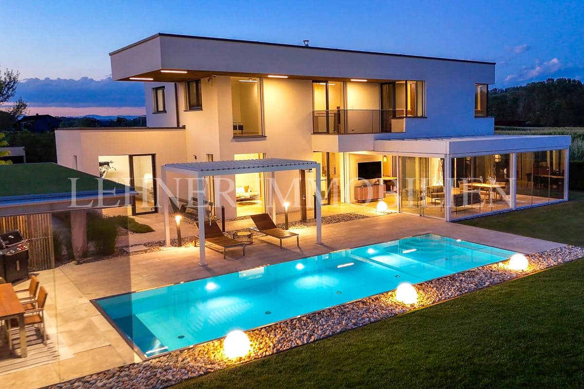 Wohnung in Villa mit Überlaufpool und großem Garten