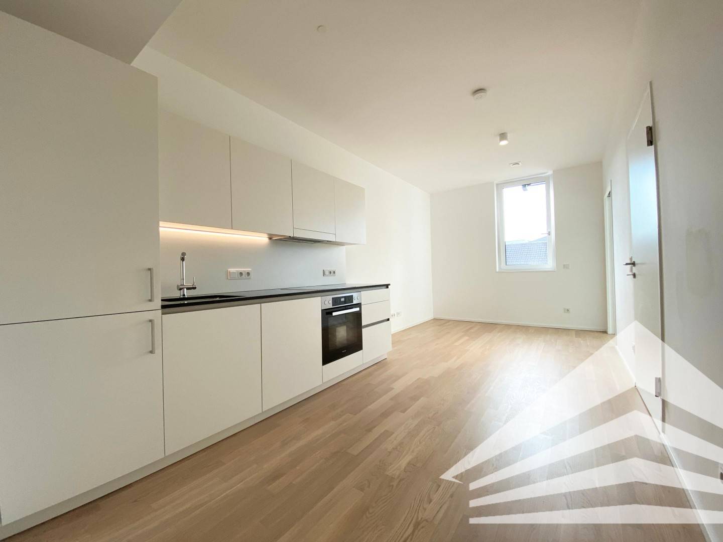 Apartment in prime city location with glazed winter garden