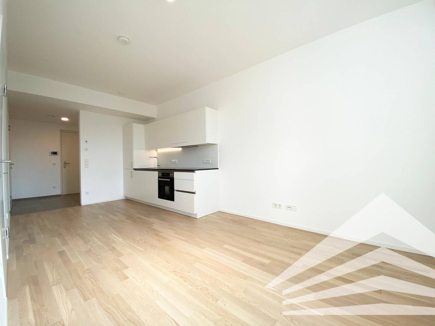 Apartment in prime city location with glazed winter garden