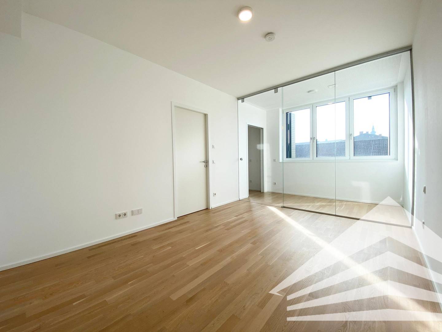 Apartment in prime city location with glazed winter garden
