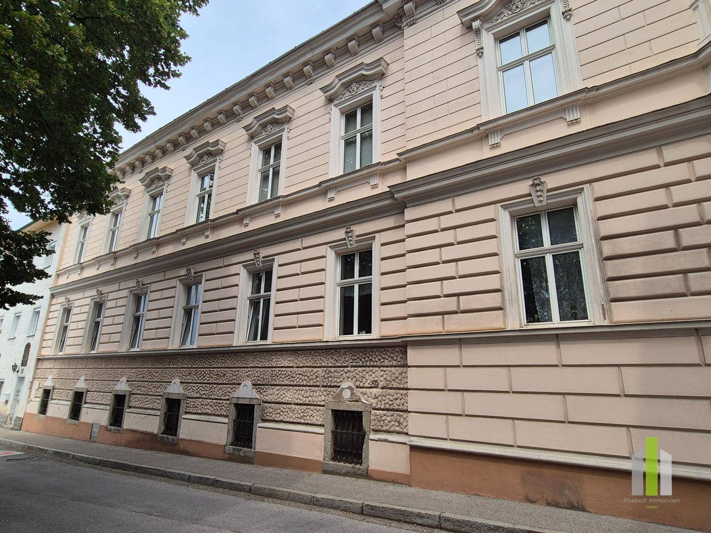 Historische Anlegerwohnung im Ortskern mit Entwicklungspotenzial