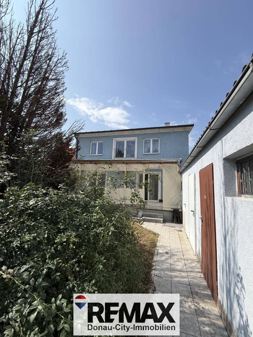 Garten und Garage Familienwohnung in grüner Lage
