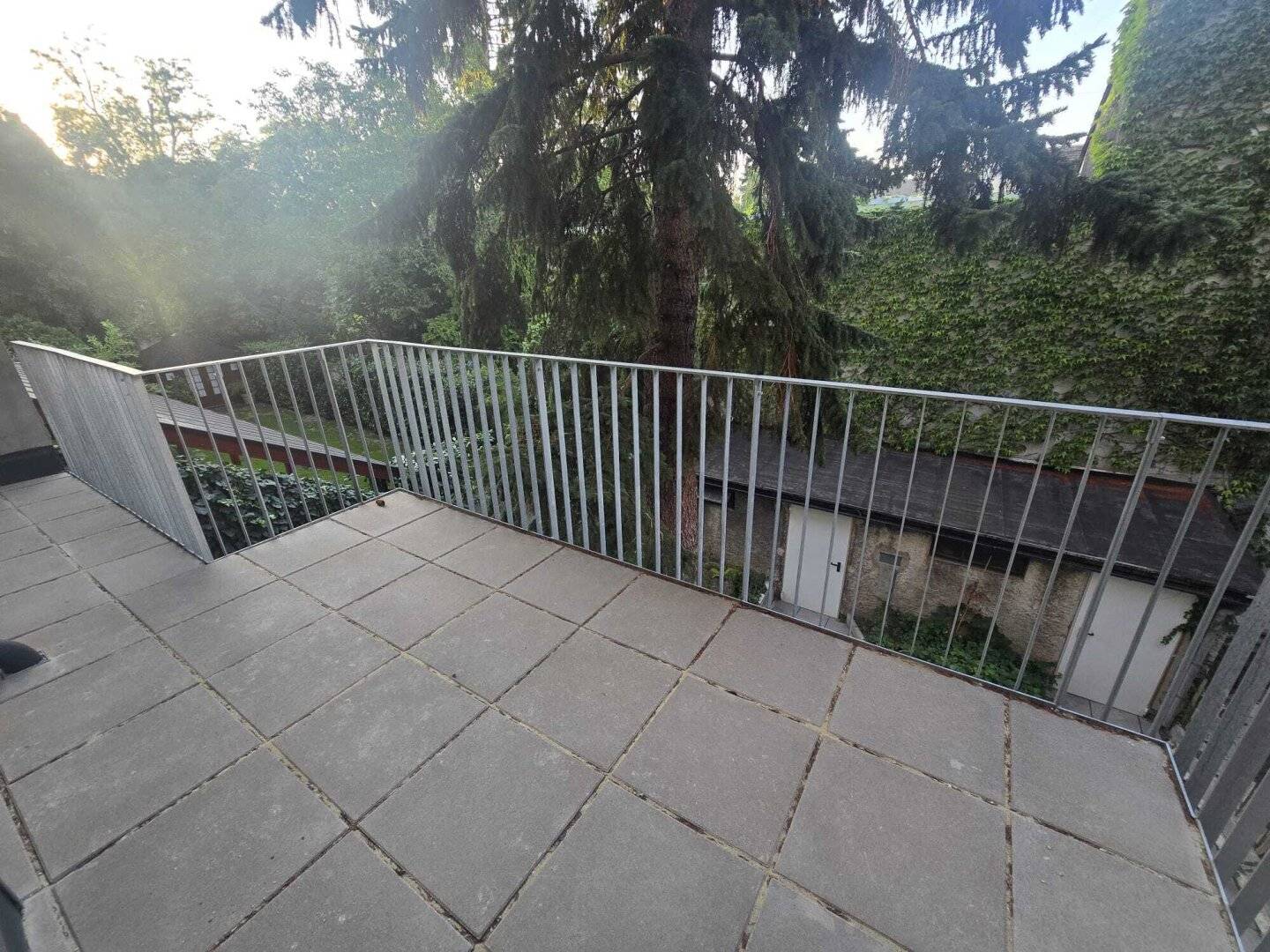 Stylish living or working, High-quality renovated 4-room oasis near Schönbrunn Palace, Balcony and loggia, with two separate entrances, optimal transport connections