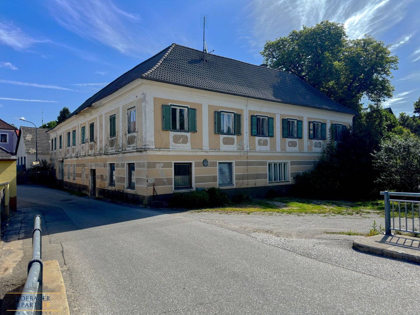 Ehemaliges Traditionsgasthaus mit großzügigem Grundstück und vielseitigen Nutzungsmöglichkeiten