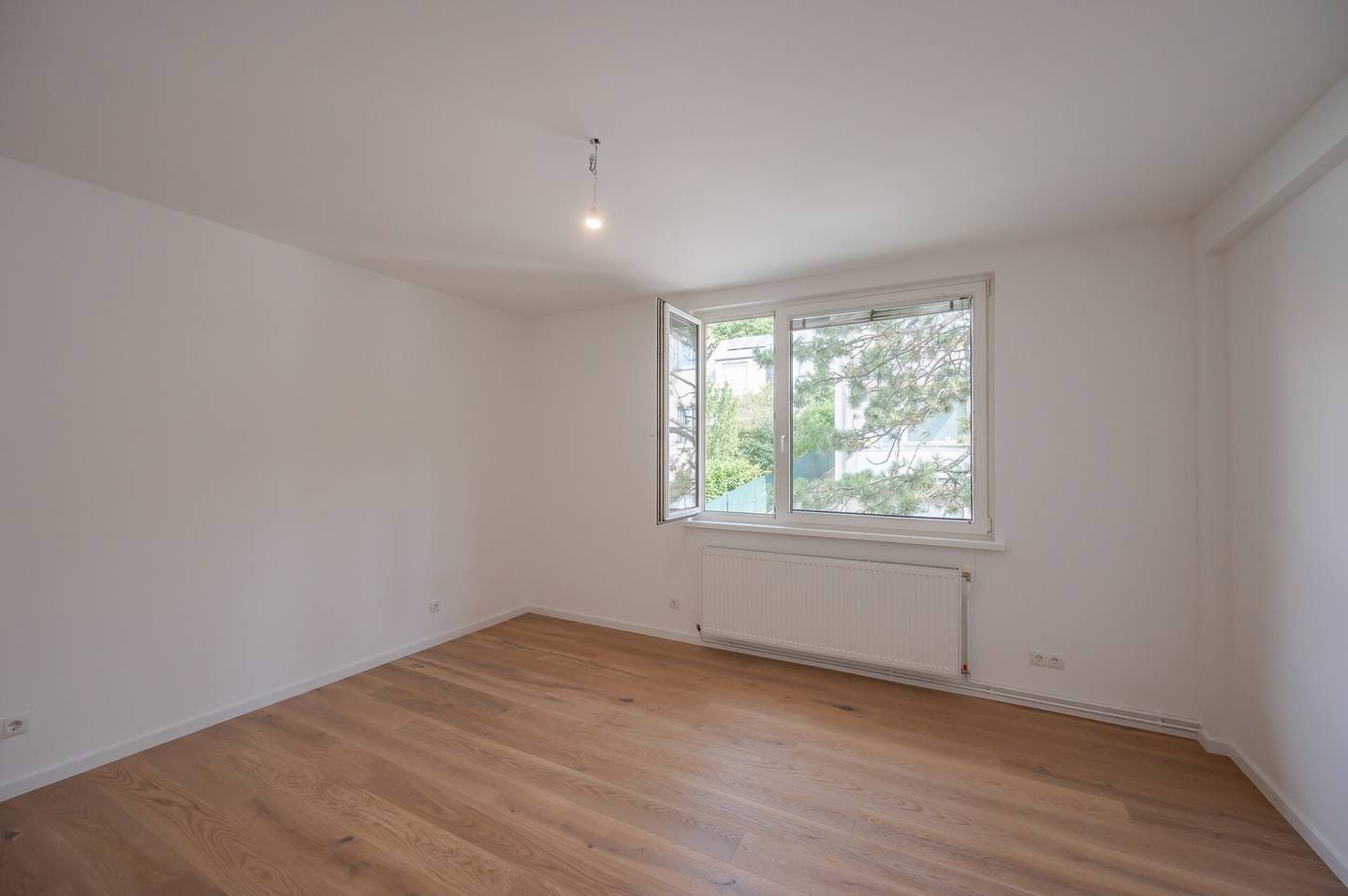Renovated apartment with green view in quiet location