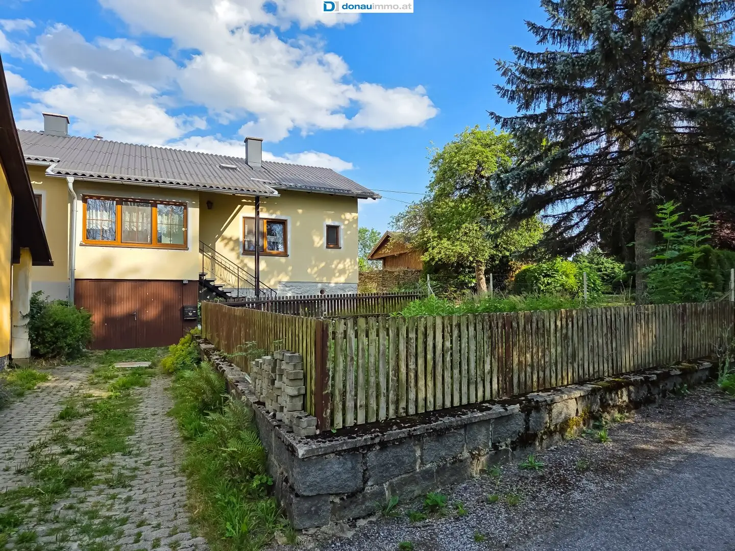 Only a Few Steps to the Forest – Your Home in the Green