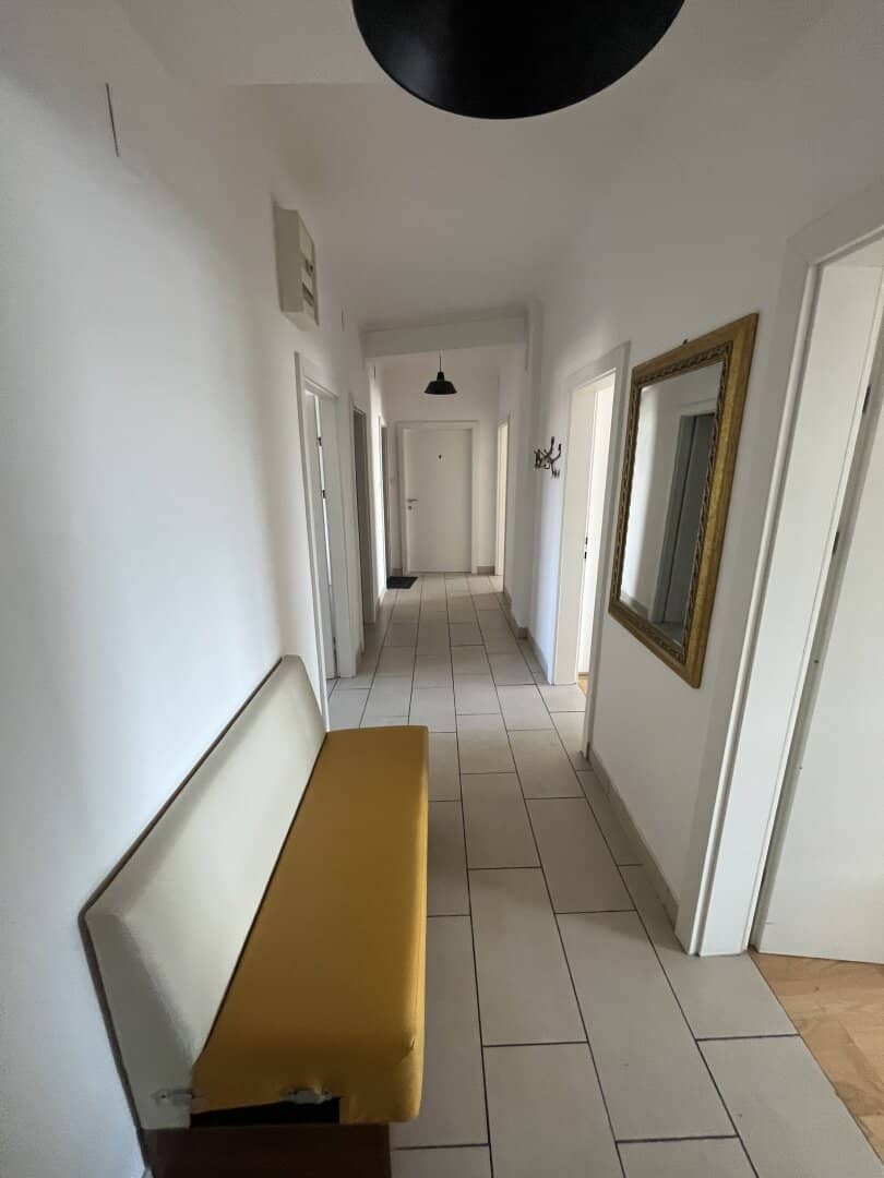 Ready to move in: 5-room apartment with terrace in Kledering