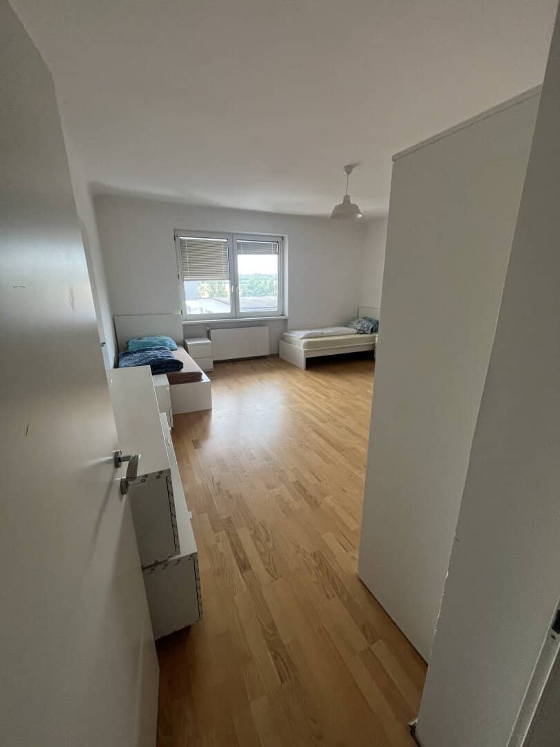 Ready to move in: 5-room apartment with terrace in Kledering