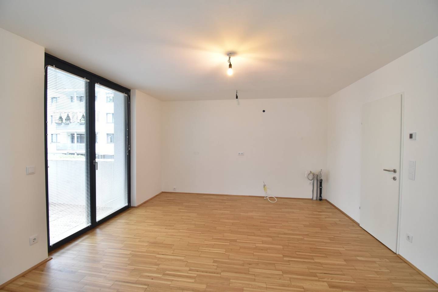 Wunderschöne 2 - Zimmer Wohnung | Loggia | Stellplatz | ab sofort