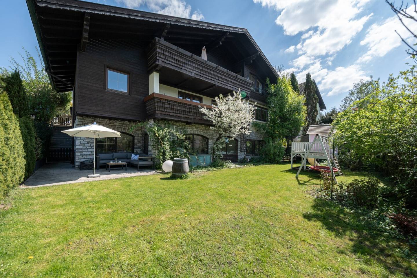 Aigen - Large Multi-Family House