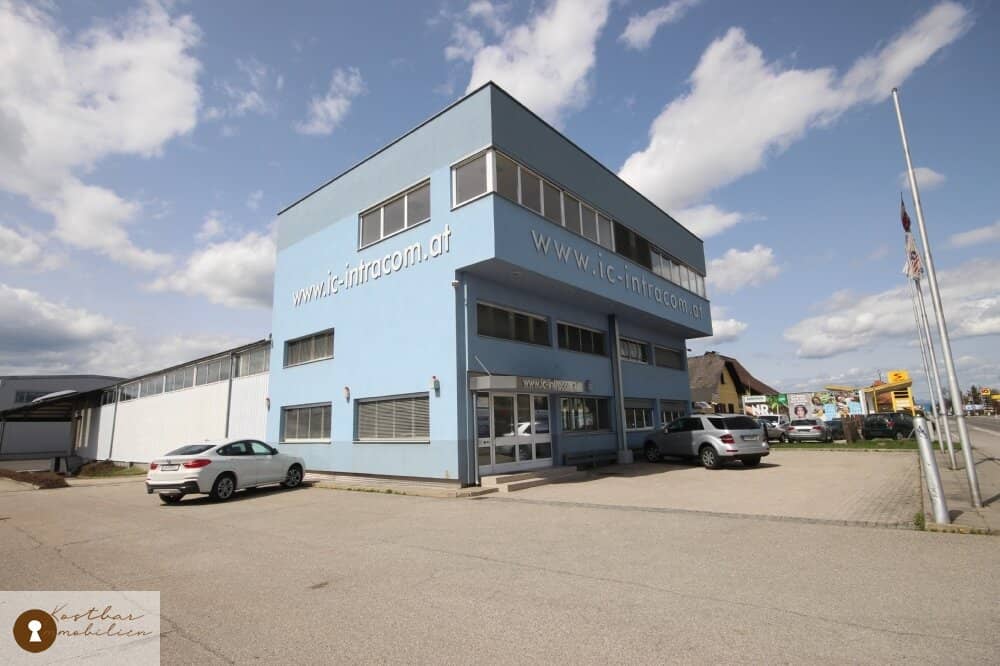 Office in a busy location in Feldkirchen
