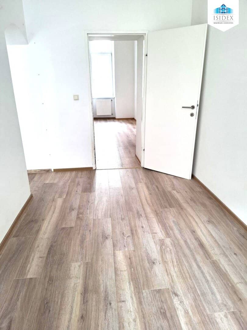 Partially renovated apartment in an emerging residential area