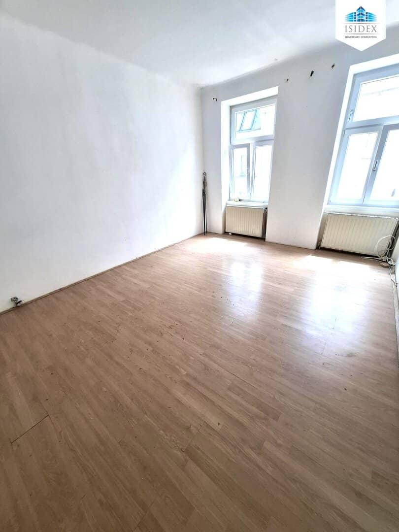 Apartment in need of renovation with potential in an up-and-coming residential area