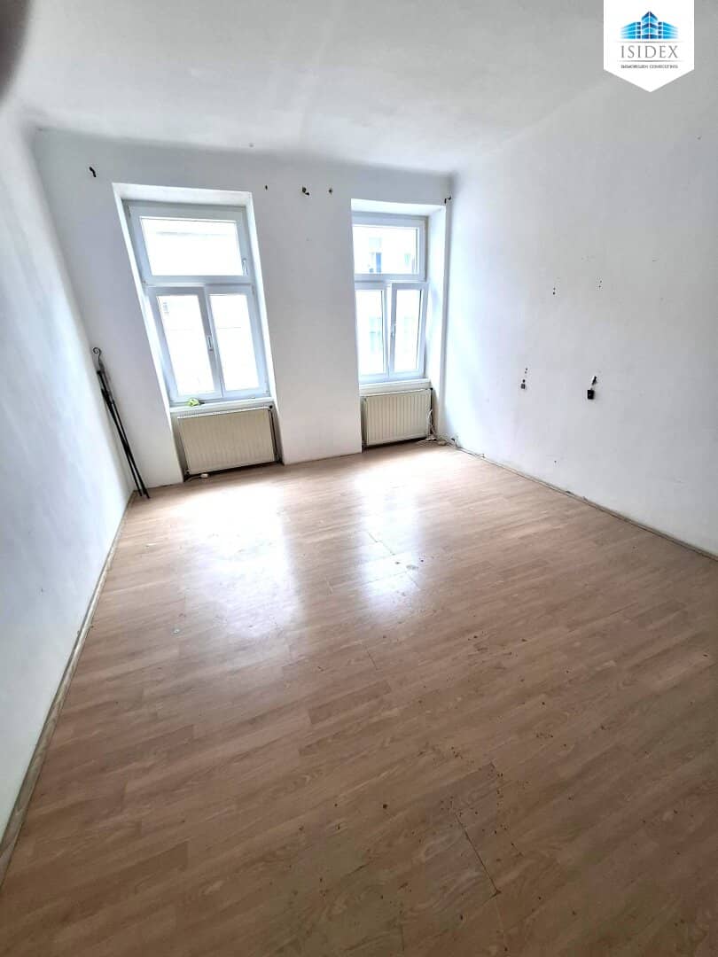 Apartment in need of renovation with potential in an up-and-coming residential area