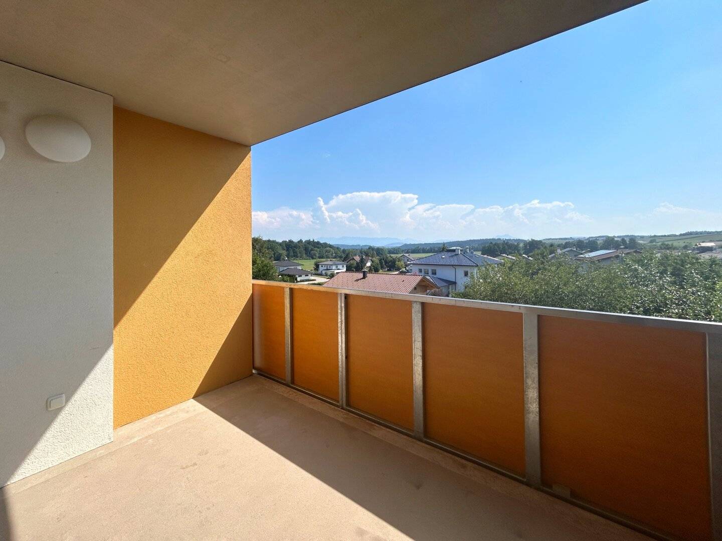 Like-new, spacious 3-room apartment with beautiful loggia in Frankenburg am Hausruck