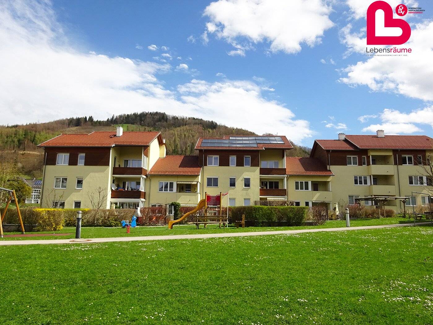 3-room apartment in Kirchdorf an der Krems with loggia and underground parking space (TG parking space available on request?)