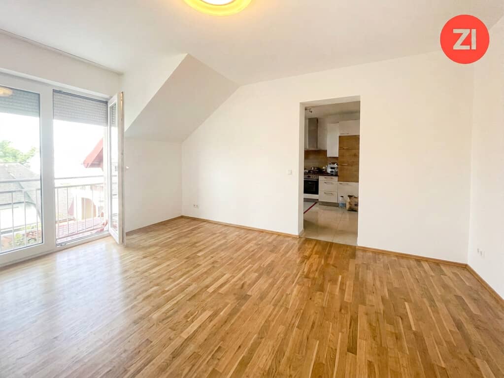 Ground floor apartment in a quiet location with parking