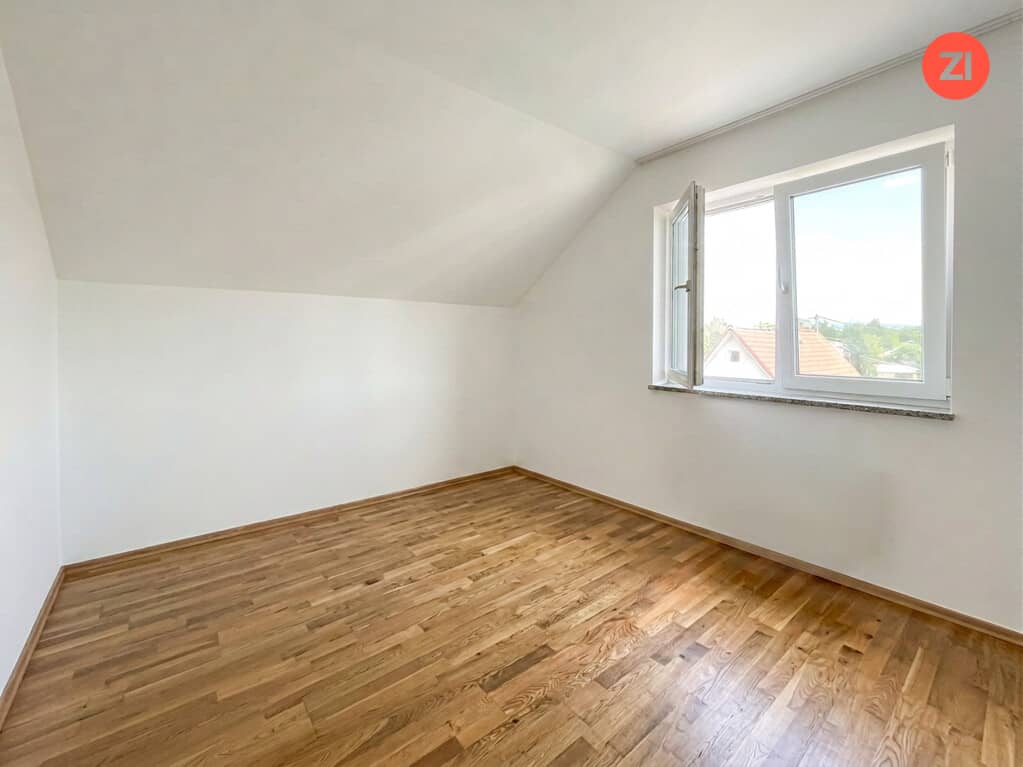Ground floor apartment in a quiet location with parking
