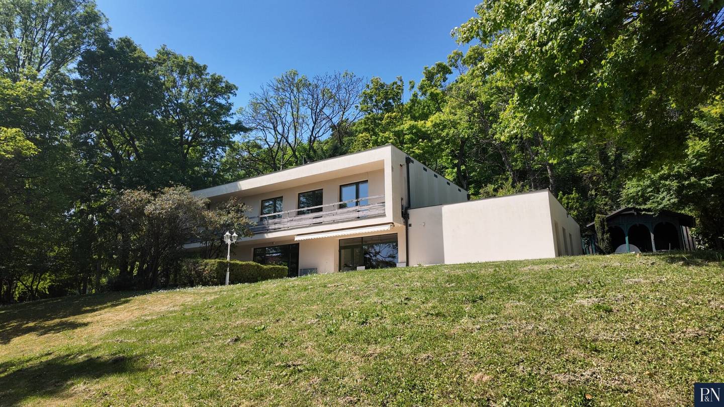 Villa in Mödling prime location with pool