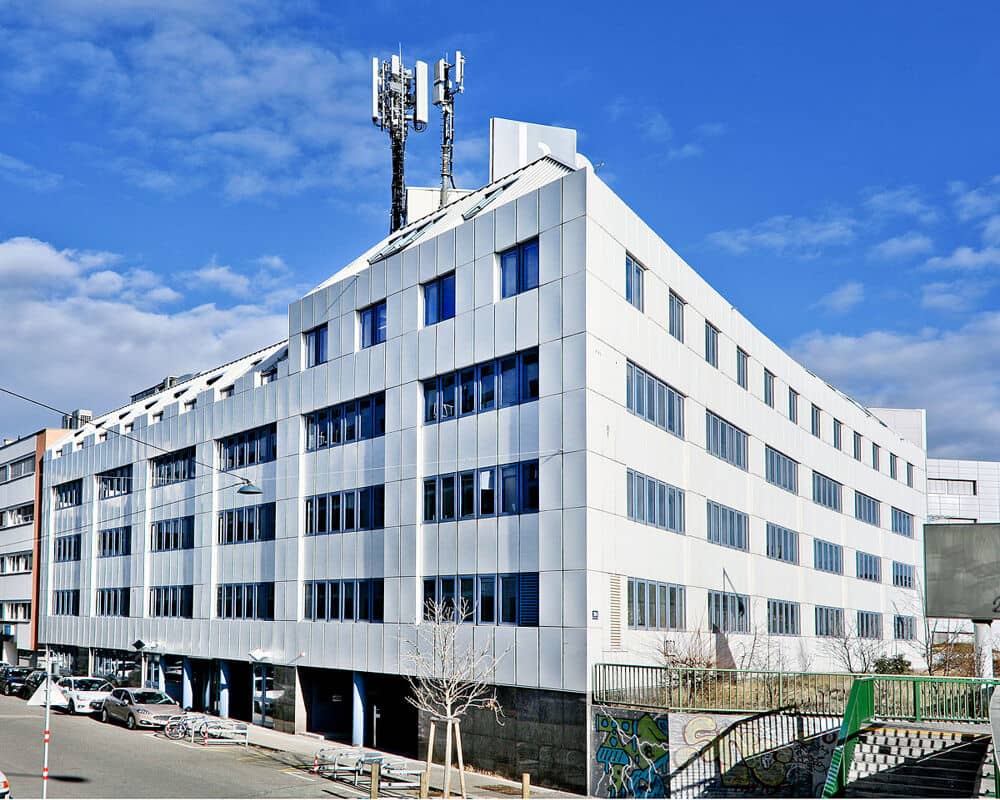 Modern Wohnung near U4 U6 with reception