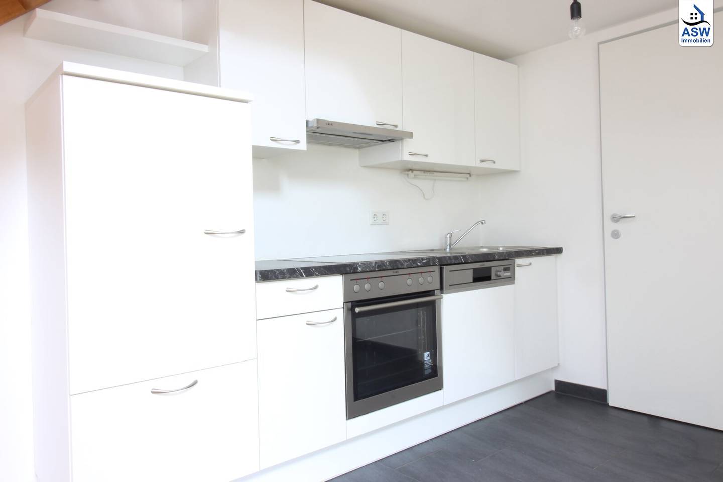 Beautiful 2-room maisonette apartment with terrace and garden near the subway (U3)