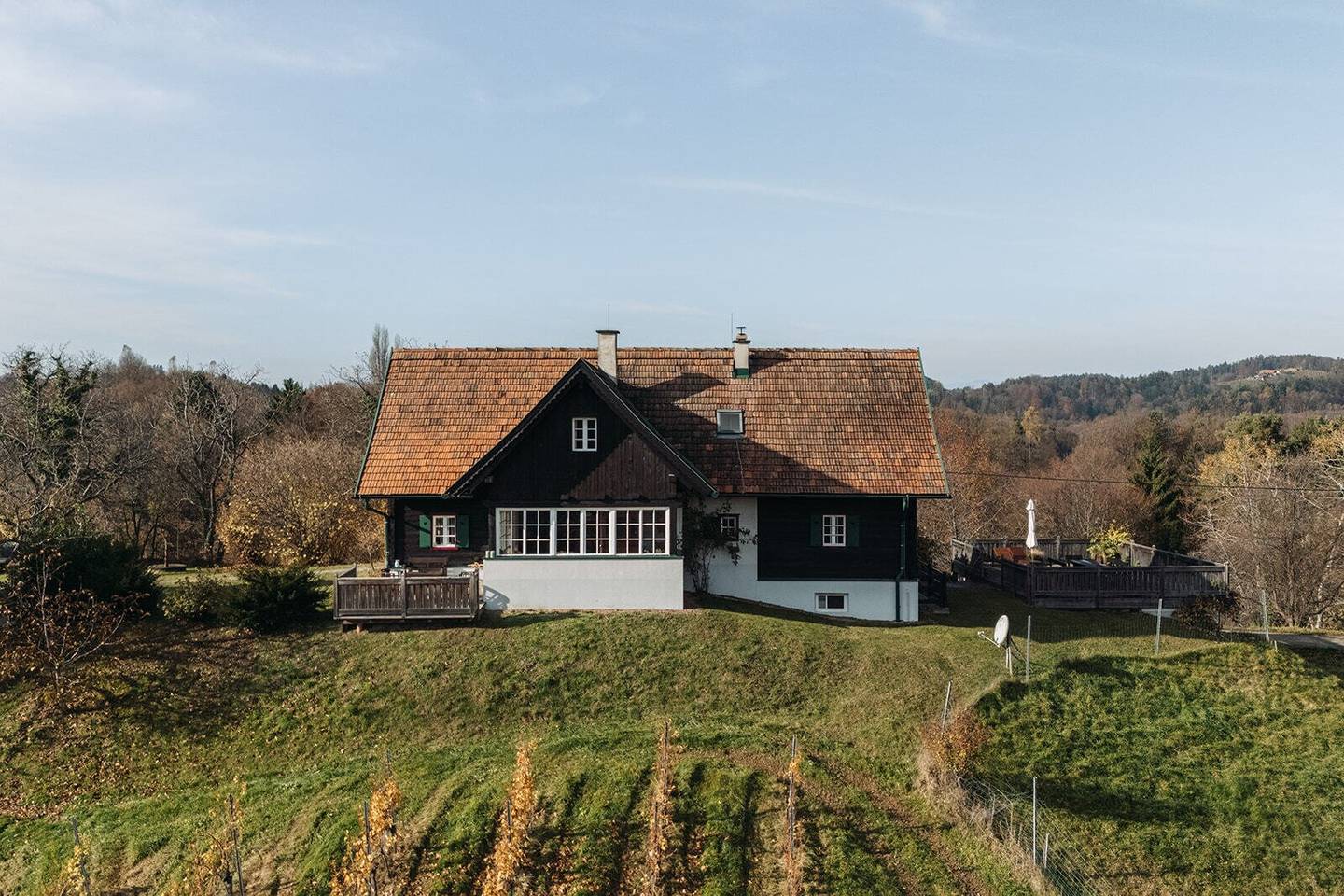 Südsteiermark: Zwei Exklusive Landhäuser - ein Winzerhaus und ein Kellerstöckl - mit drei Wohneinheiten plus Whirlpool, Außensauna und ein schöner Blick über die Weinberge!