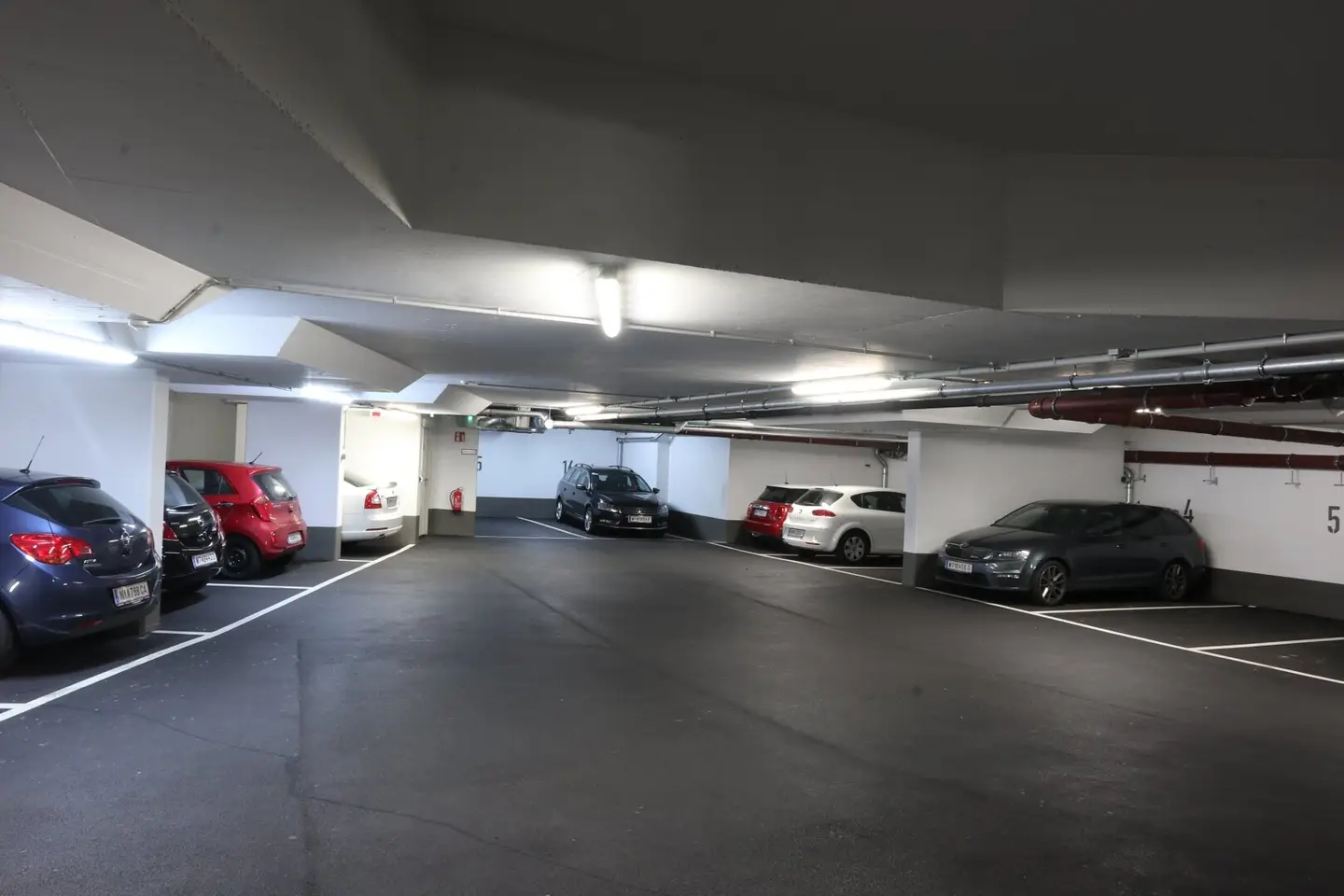 Nähe Längenfeldgasse - Tiefgaragenstellplatz in der Dunklergasse 21, 1120 Wien