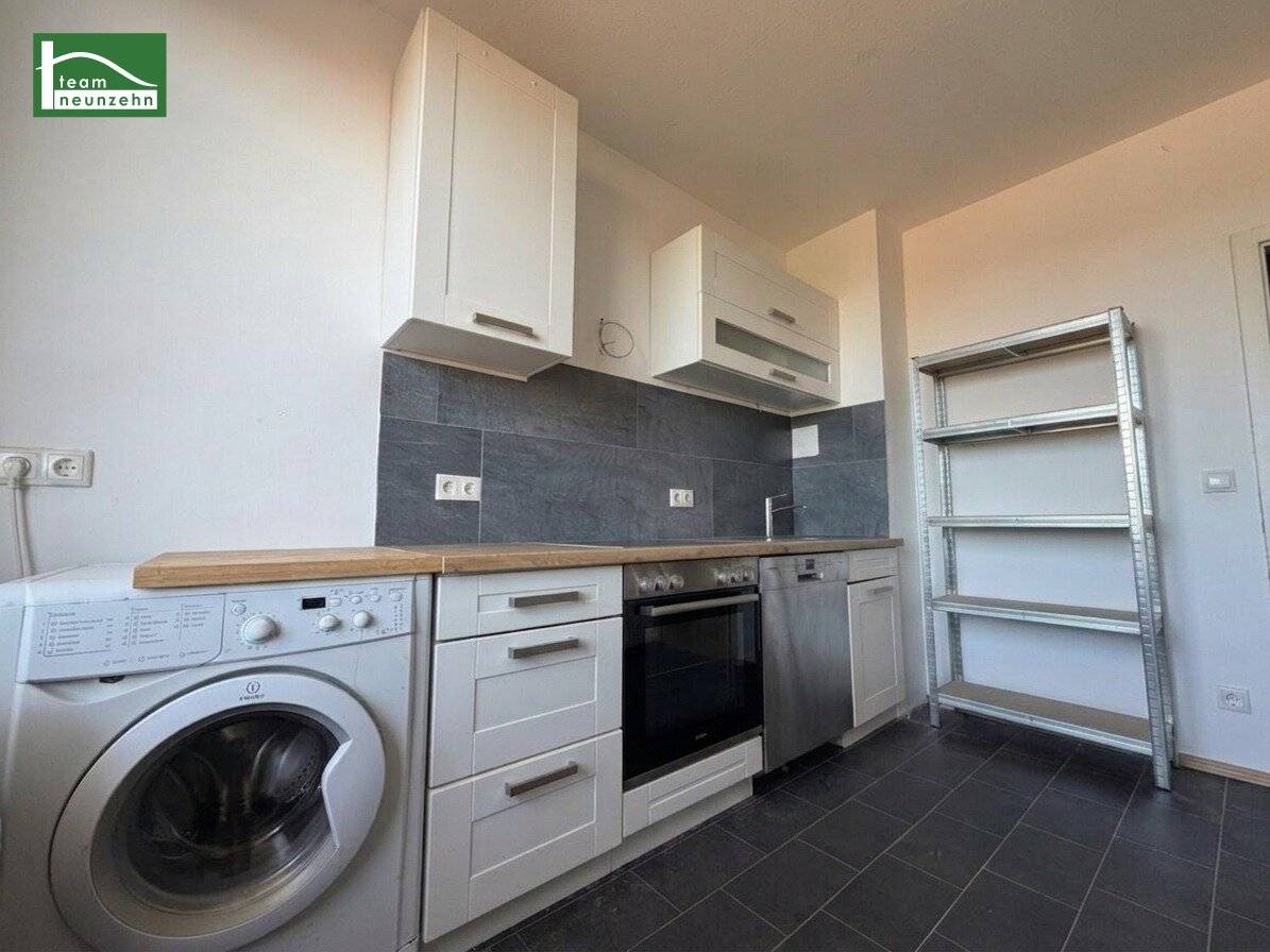 Spacious 4-room apartment with three balconies on the 10th floor in Graz