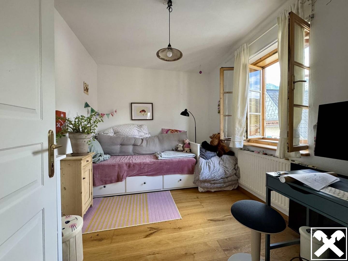Helle Wohnung im denkmalgeschützten Haus mit Bergblick