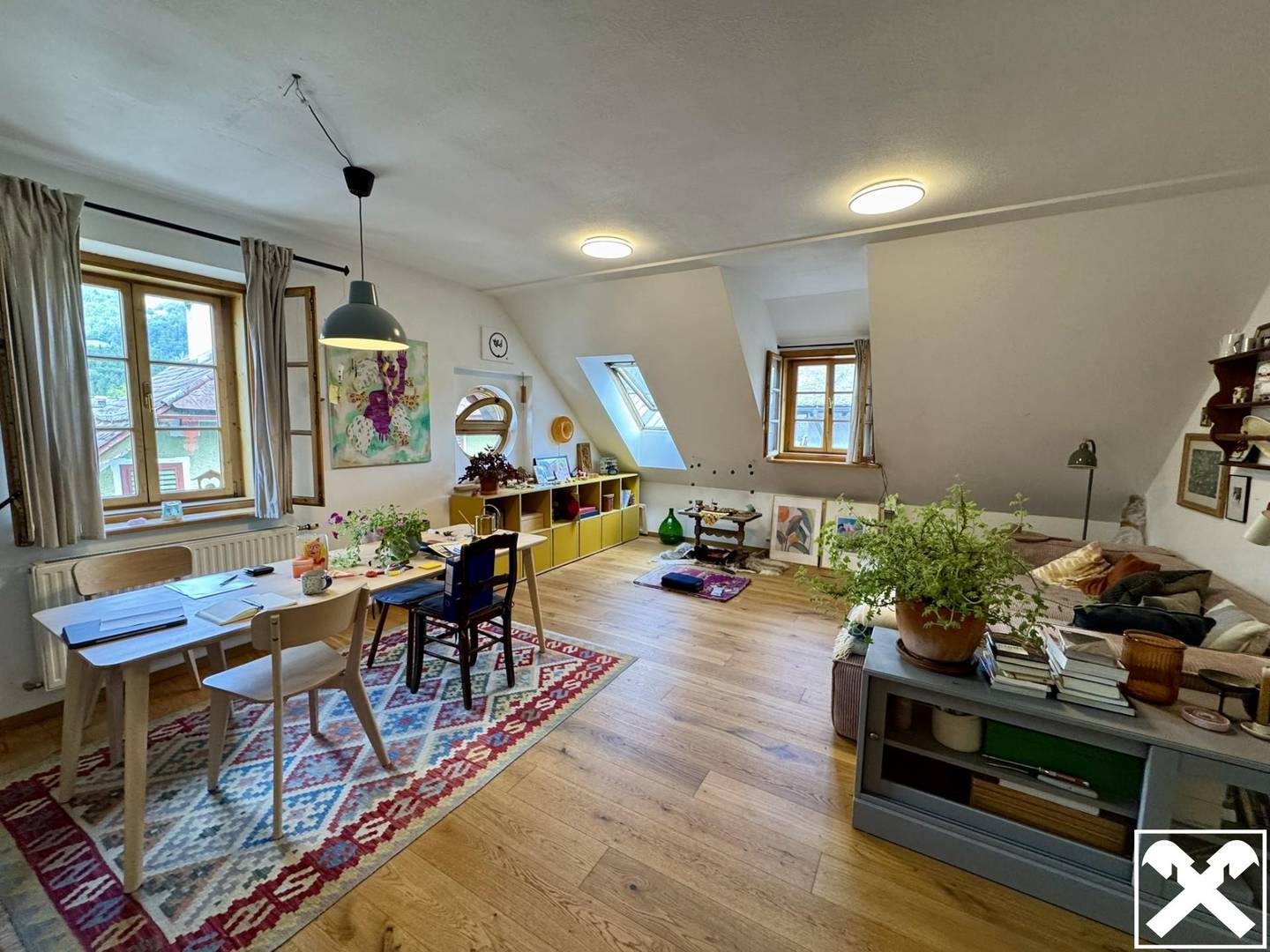 Helle Wohnung im denkmalgeschützten Haus mit Bergblick