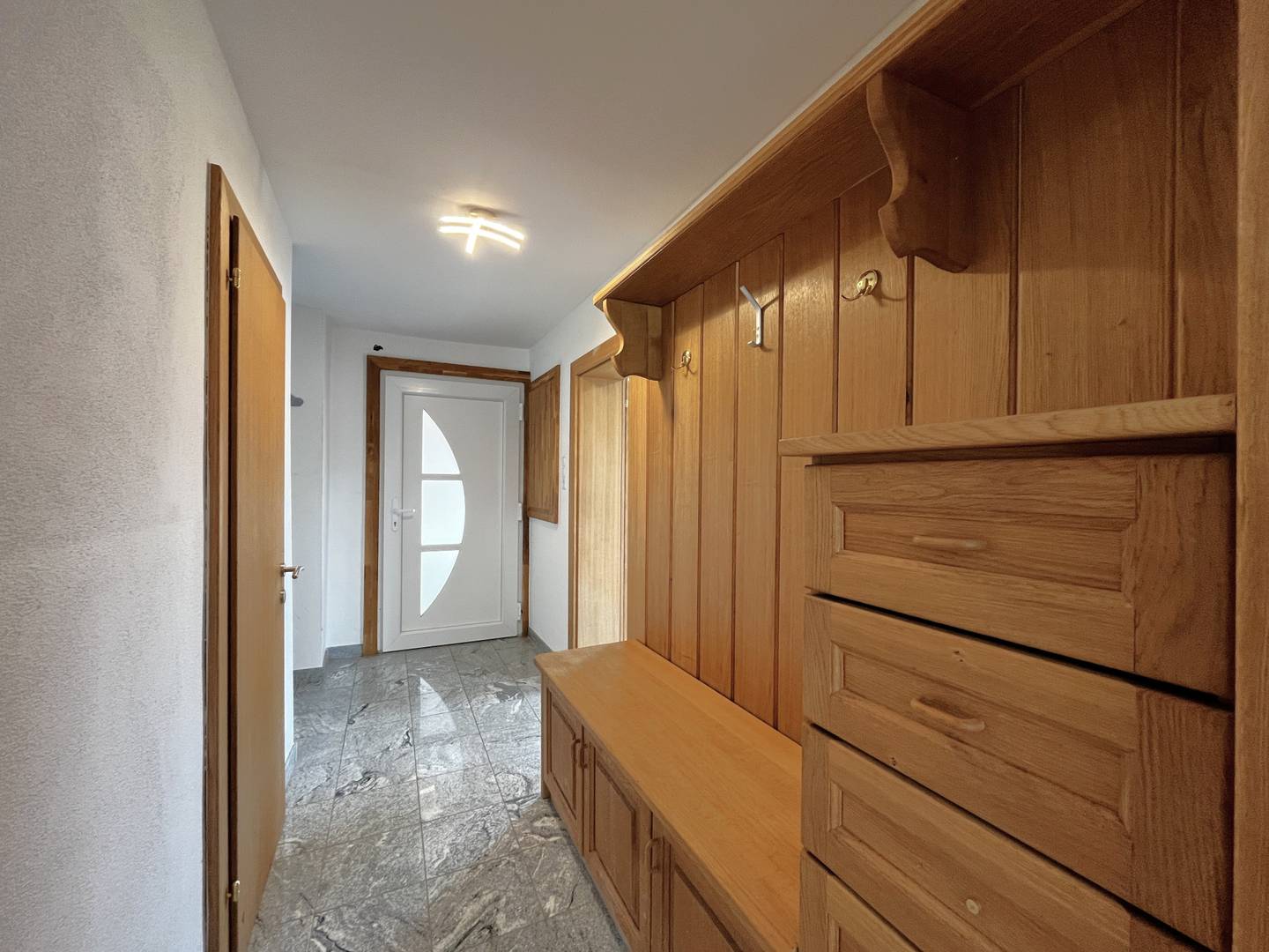 Familienwohnung mit Seeblick und großem Garten