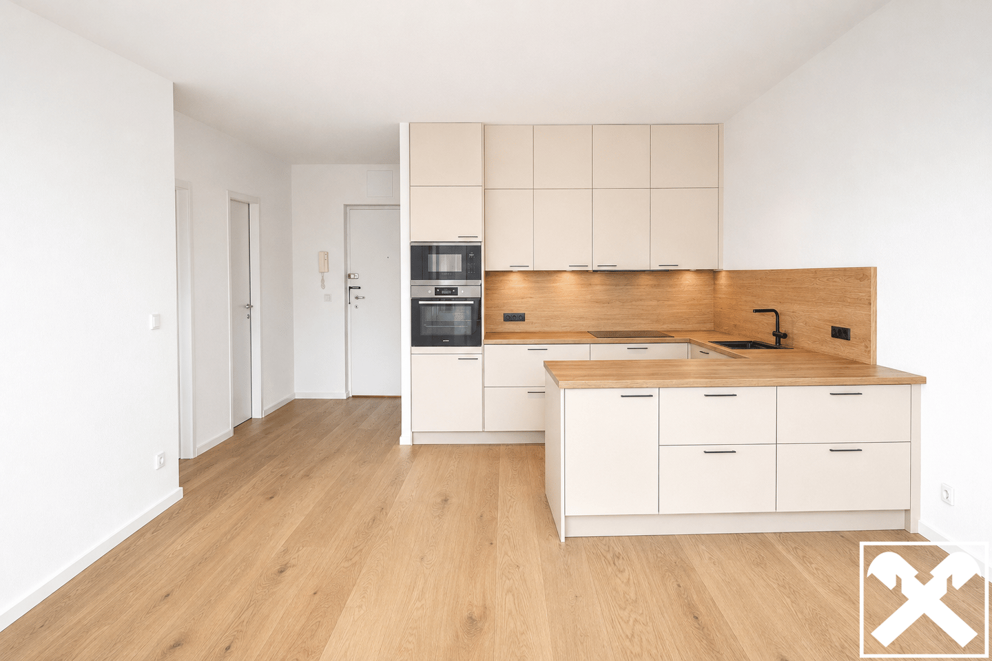 Wohnung with fortress view and bright rooms