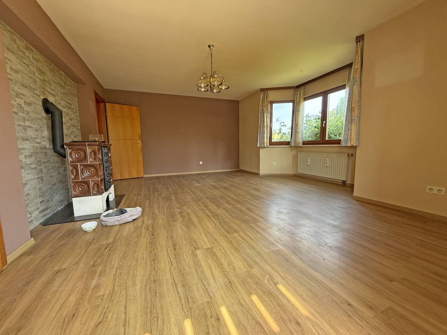 Familienwohnung mit großem Garten sonniger Terrasse und Garage