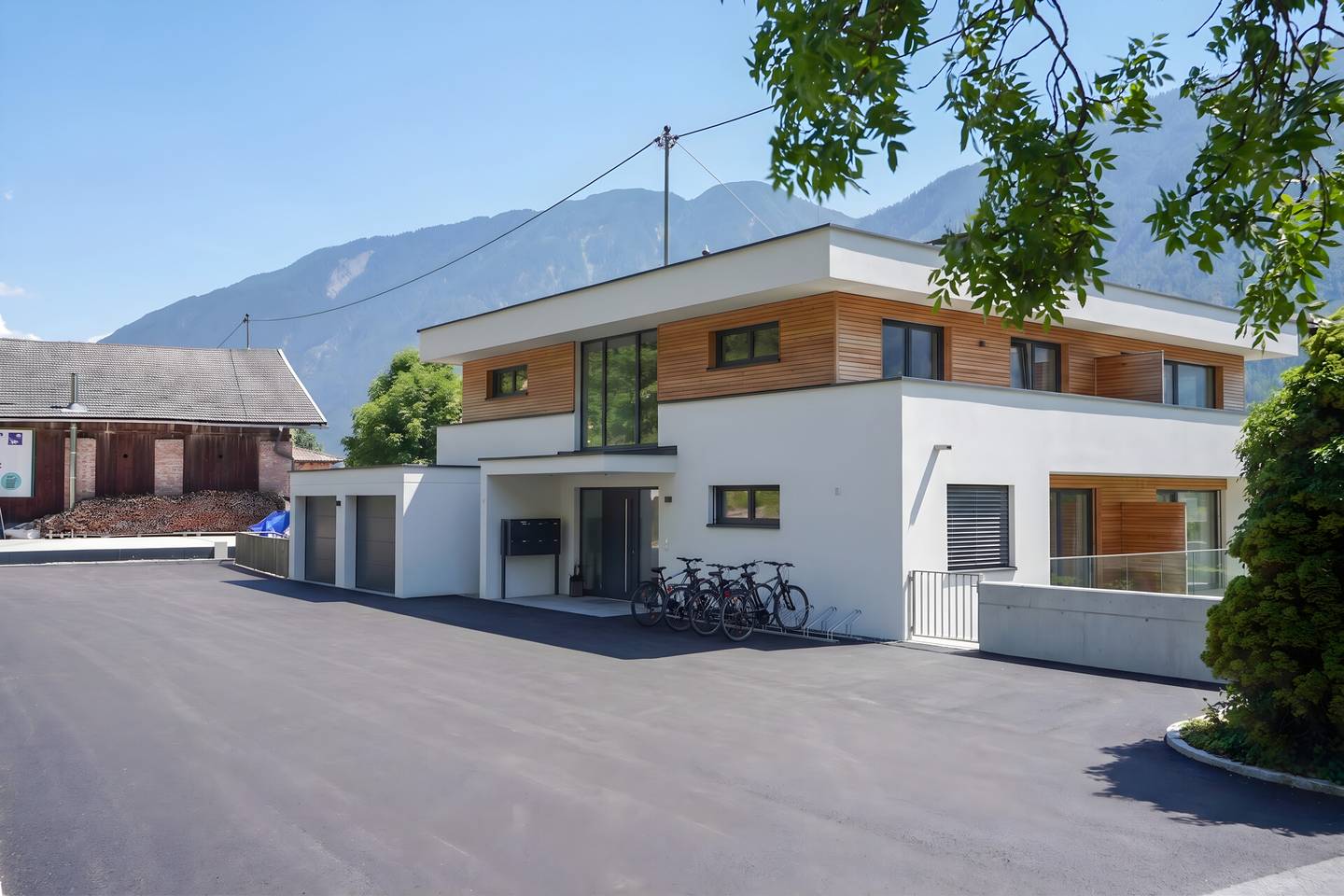 Wohnung auf großem Grundstück mit Entwicklungspotenzial