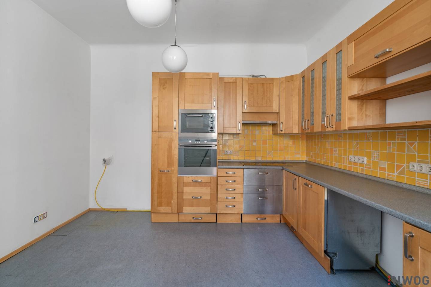 Bright renovated period apartment near Augarten | 2 Min. to U6 and S-Bahn | 3 Min. to FH Technikum | 4th floor without elevator