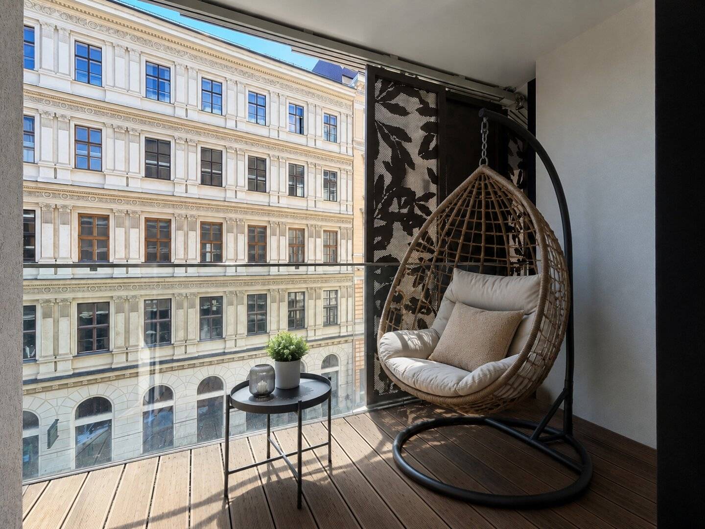 Design meets prime location | Exclusive KAYSER apartment with loggia near Donaukanal and Schottentring (U2, U4)