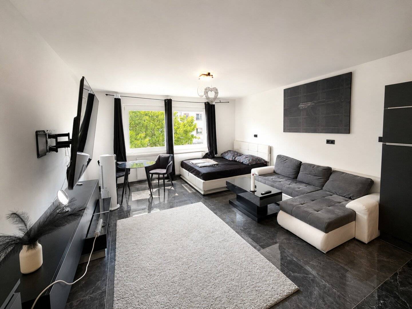 DIREKT BEI DER U3 SIMMERING - SANIERTE STUDIO WOHNUNG ZUR SELBSTNUTZUNG ODER VERMIETUNG!