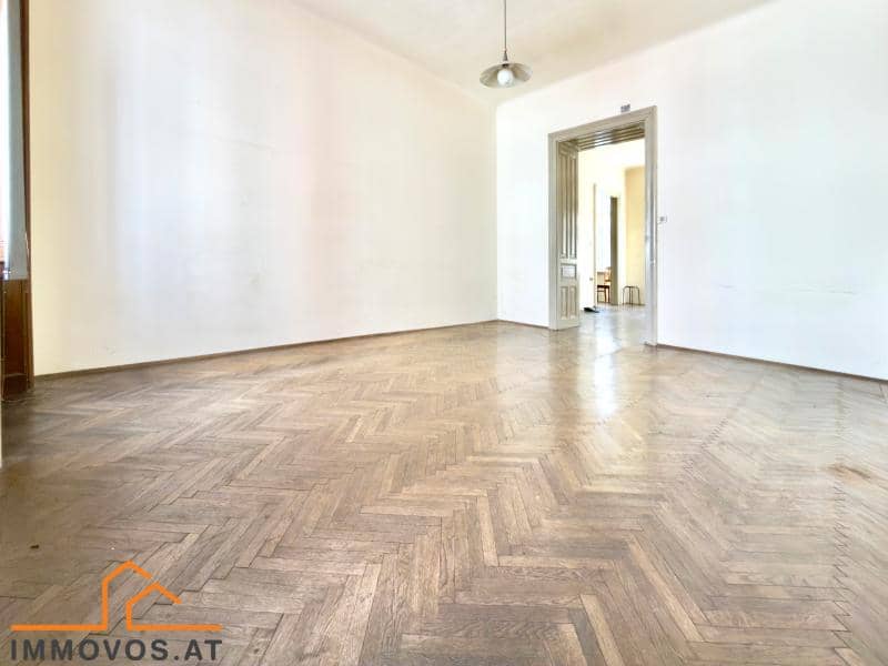 Altbauwohnung mit stattlicher Raumhöhe und Fischgrätparkett