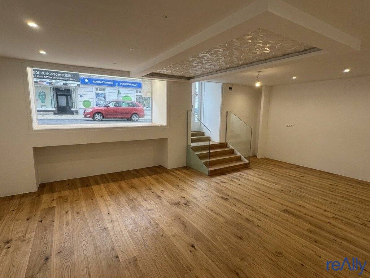Modernized commercial premises with 37m² in prime location on Währinger Straße