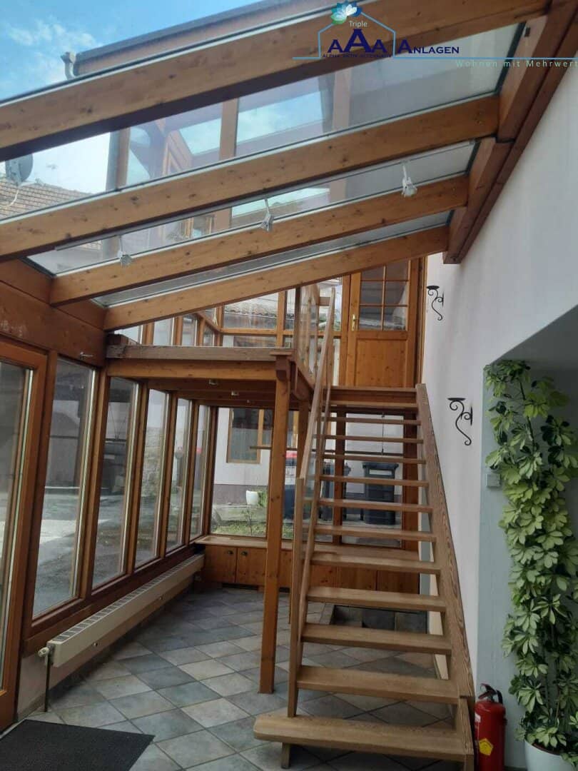 Achtung Bauträger: 970m² Bauklasse II, 50% verbaubar - 830m² Bauklasse II, 30% verbaubar - 242m² Wohnfläche (2 Wohnungen) top saniert - Preis € 350.000,-- in Bar, Rest 2 Eigentumswohnungen á 70m² nach Fertigstellung
