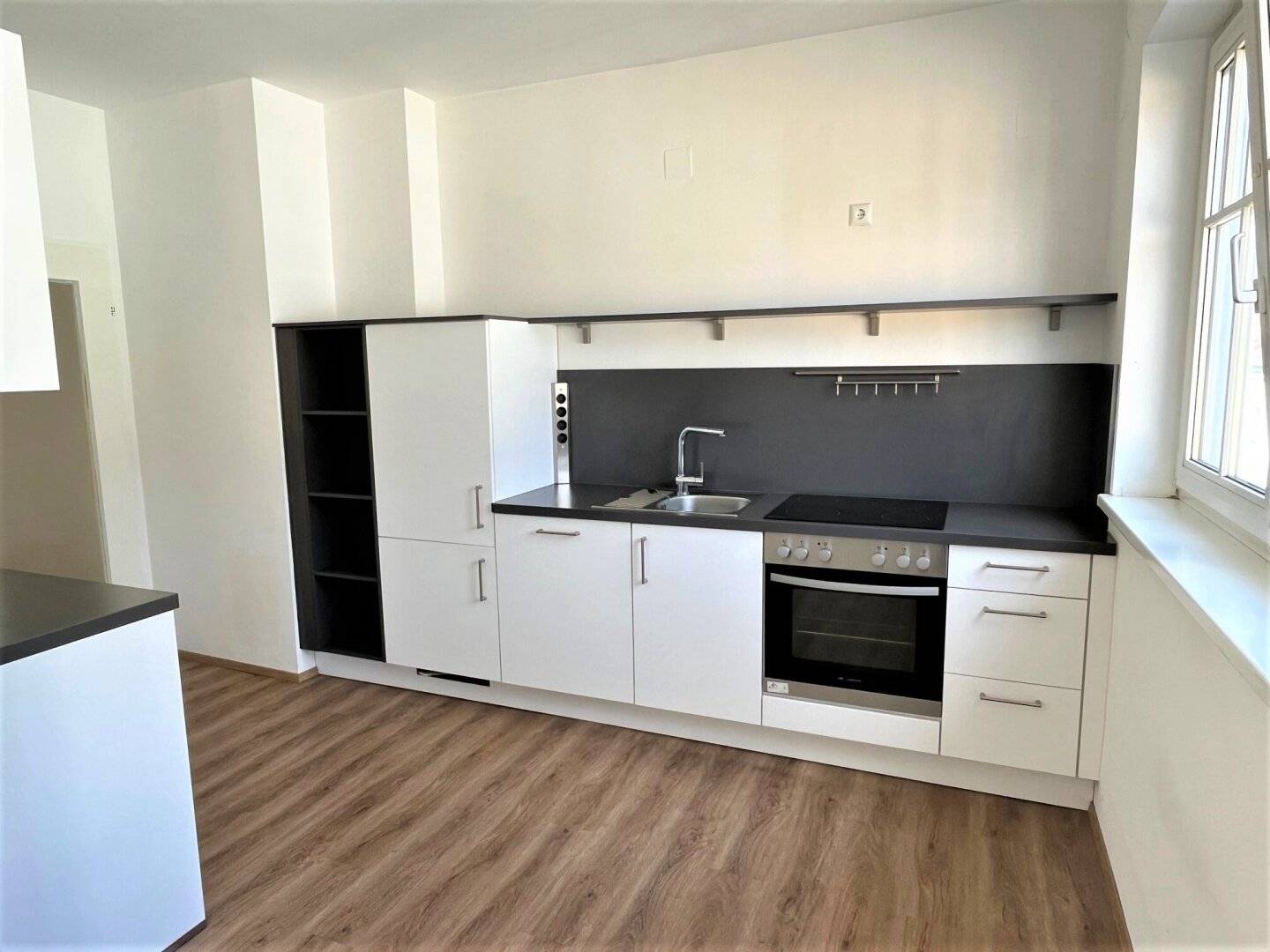 Zentrumsnahe 100m² Wohnung in Neunkirchen, renoviert, 4 Zimmer, MIETE