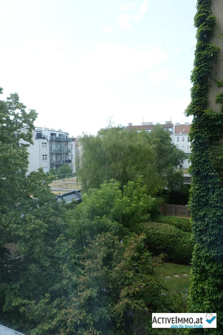 INVESTORS take note: 3-room condominium in 1170 Vienna with weilweisem right of residence