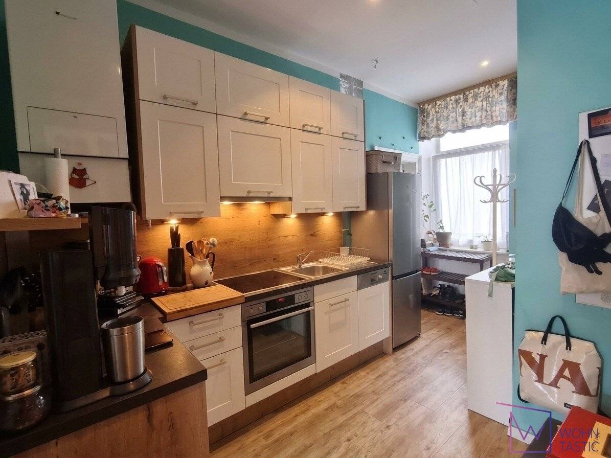 Well-maintained period apartment on the 3rd floor with modern comfort and perfect layout, 2 rooms, DAN kitchen &amp; wellness bathroom in prime Hernals location
