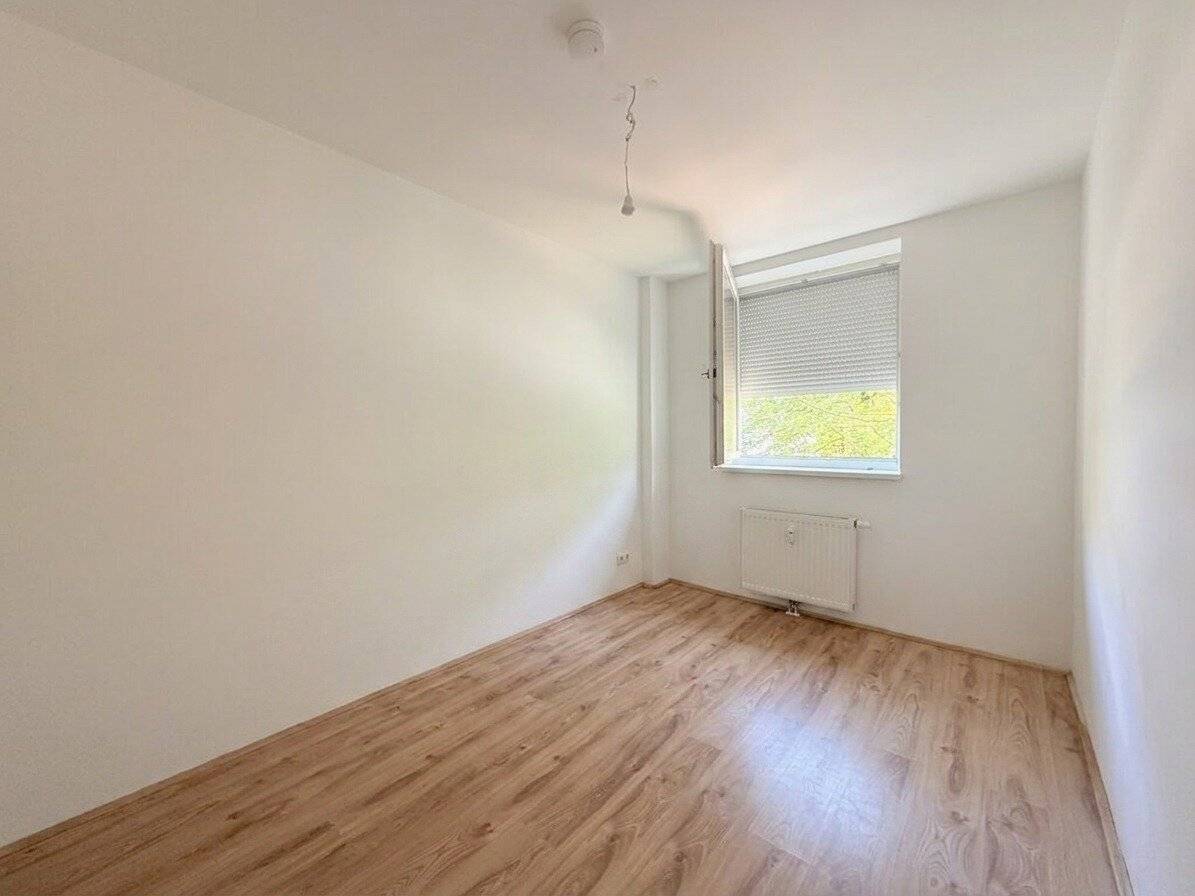 Schöne und praktische 2-Zimmer-Wohnung mit Abstellraum mit perfekter Anbindung in Hetzendorf!