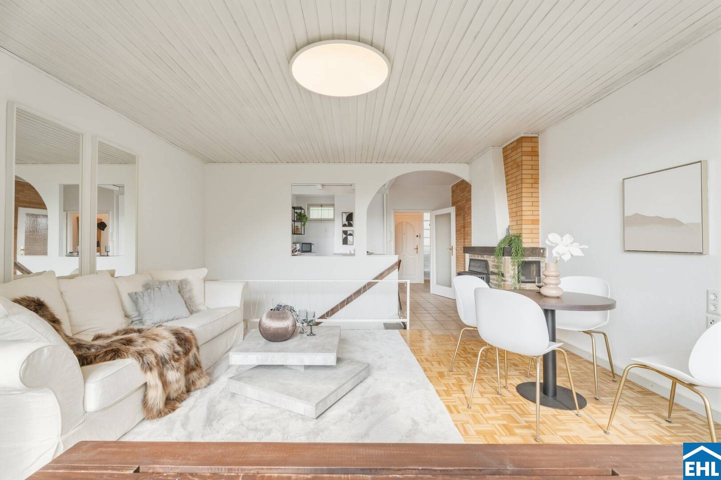 Unique semi-detached house with unobstructed distant view into the greenery