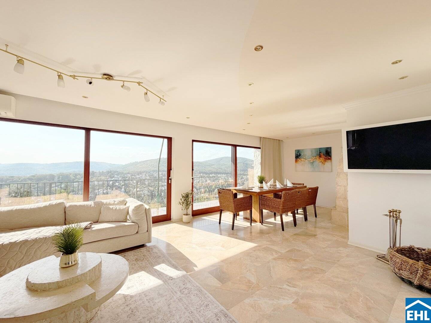 Single-family house with unobstructed panoramic view on Satzberg
