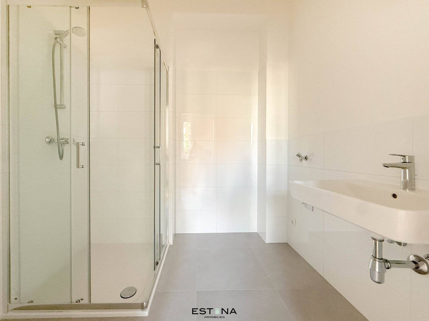 Old building apartment with district heating | First occupancy after general renovation