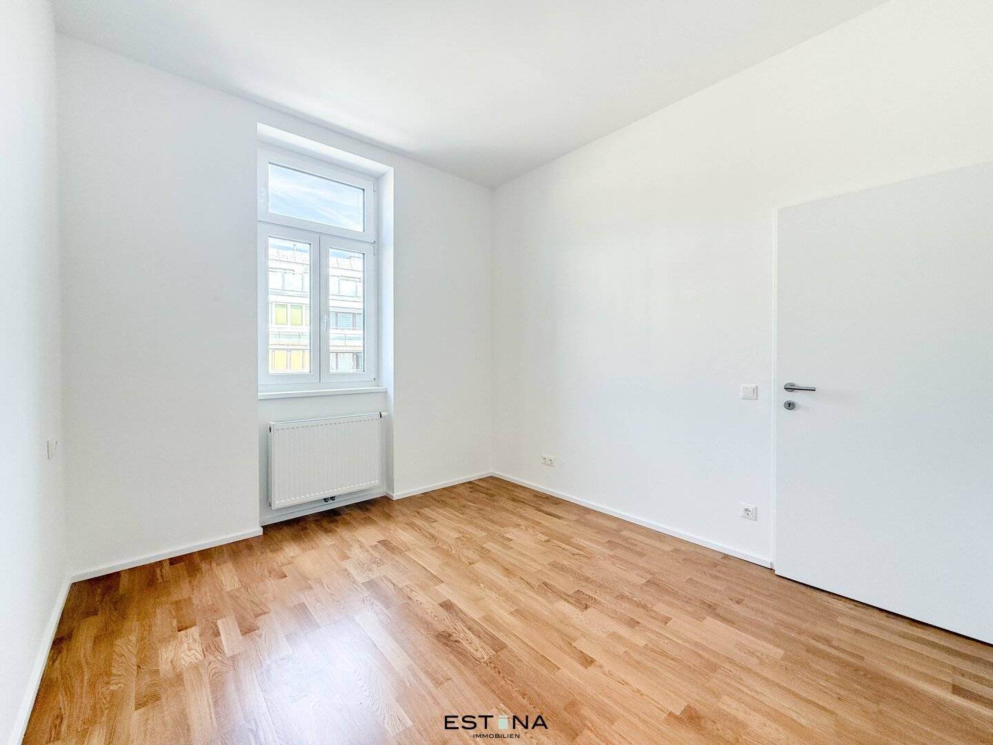 First occupancy after full renovation in Baumgarten | Period apartment with district heating